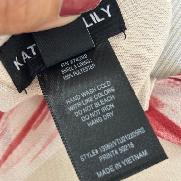 Chic Floral Midi Dress in Pink and Cream - Picture 4 of 9